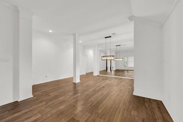 8031 Clarion Way, Houston, TX 77040