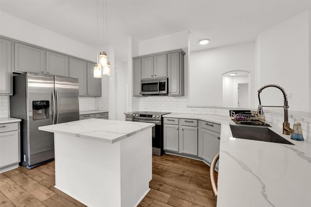 8031 Clarion Way, Houston, TX 77040