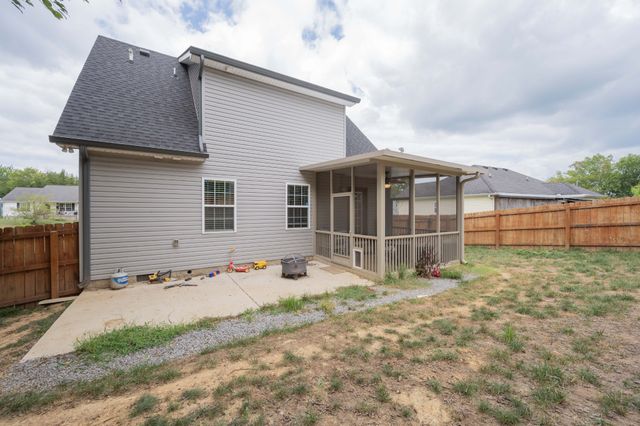 111 Matthews Dr, Lewisburg, TN 37091