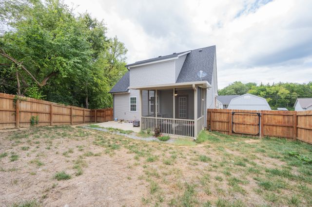 111 Matthews Dr, Lewisburg, TN 37091