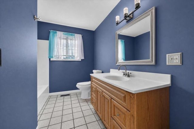 49 Shirley St, New Bedford, MA 02746