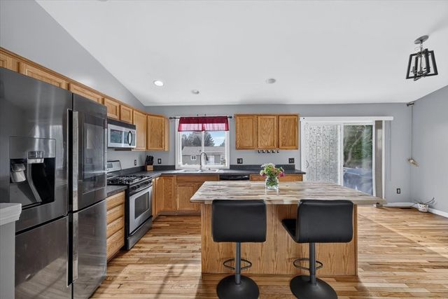 49 Shirley St, New Bedford, MA 02746