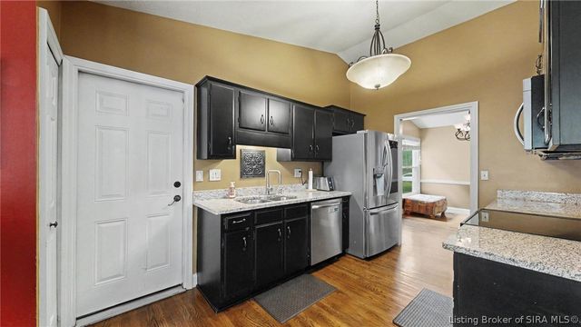 3014 Chimneywood Drive, Floyds Knobs, IN 47119