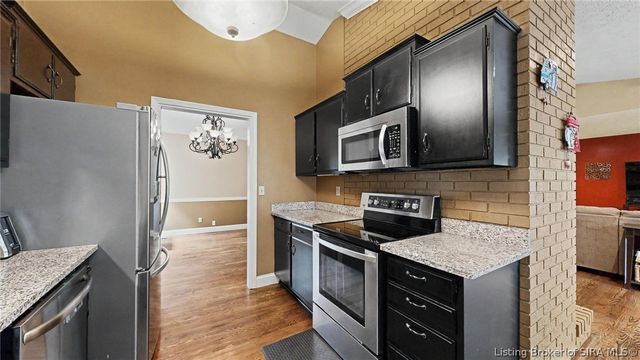 3014 Chimneywood Drive, Floyds Knobs, IN 47119