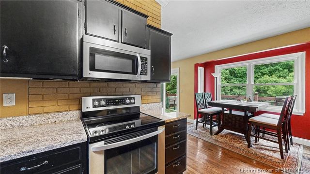 3014 Chimneywood Drive, Floyds Knobs, IN 47119