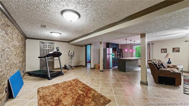 3014 Chimneywood Drive, Floyds Knobs, IN 47119
