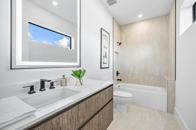 222 SE 5th Street, Delray Beach, FL 33483