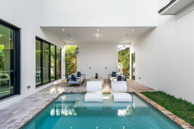 222 SE 5th Street, Delray Beach, FL 33483
