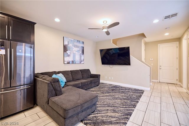 893 East Sunset Road, Henderson, NV 89011