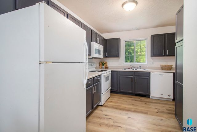 3072 E Bragstad Dr Drive, Sioux Falls, SD 57103