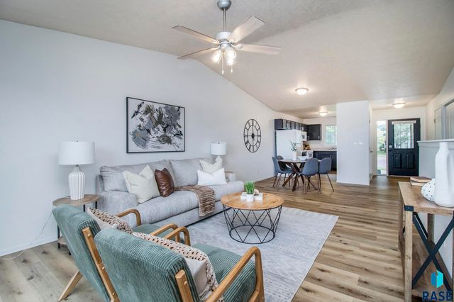 3072 E Bragstad Dr Drive, Sioux Falls, SD 57103