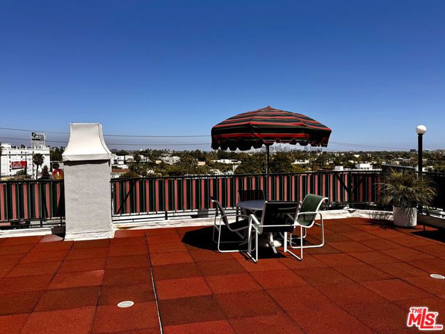 8530 Holloway Drive 222, West Hollywood, CA 90069