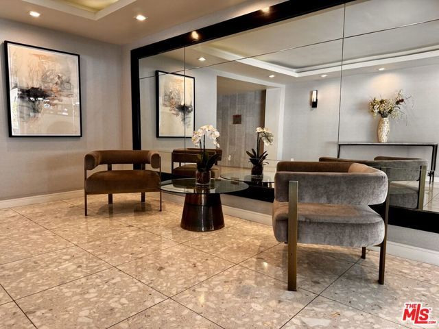 8530 Holloway Drive 222, West Hollywood, CA 90069