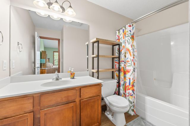 15221 Stonewood Terrace, Burnsville, MN 55306