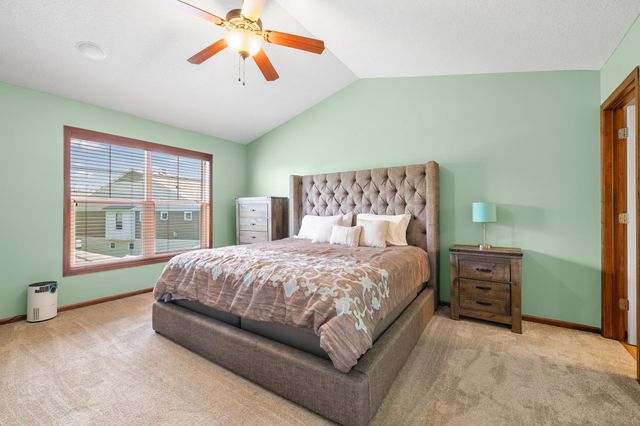 15221 Stonewood Terrace, Burnsville, MN 55306