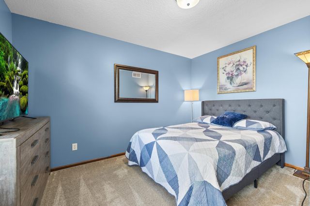 15221 Stonewood Terrace, Burnsville, MN 55306