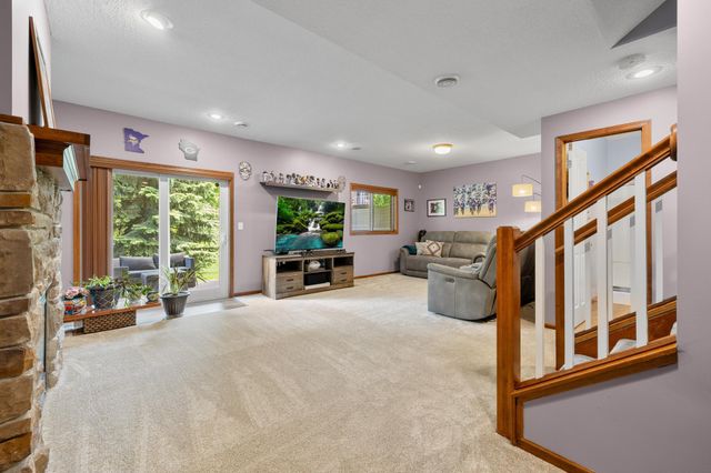 15221 Stonewood Terrace, Burnsville, MN 55306