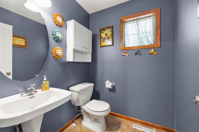 15221 Stonewood Terrace, Burnsville, MN 55306