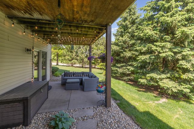 15221 Stonewood Terrace, Burnsville, MN 55306