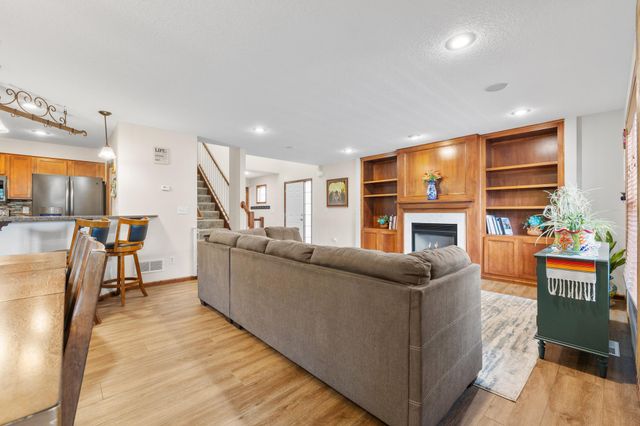 15221 Stonewood Terrace, Burnsville, MN 55306
