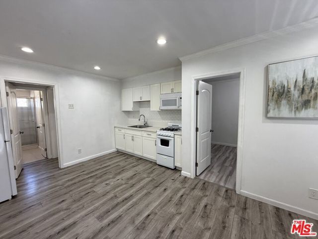 2922 S Budlong Avenue 9, Los Angeles, CA 90007