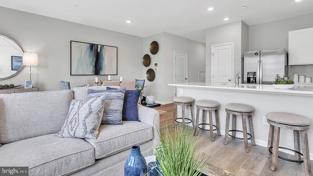 1166 MARTIN RD, Breinigsville, PA 18031