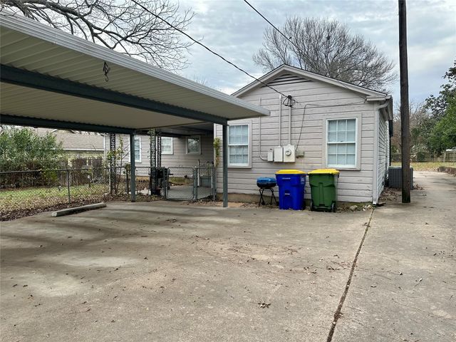 211 Country Club Road, Hillsboro, TX 76645