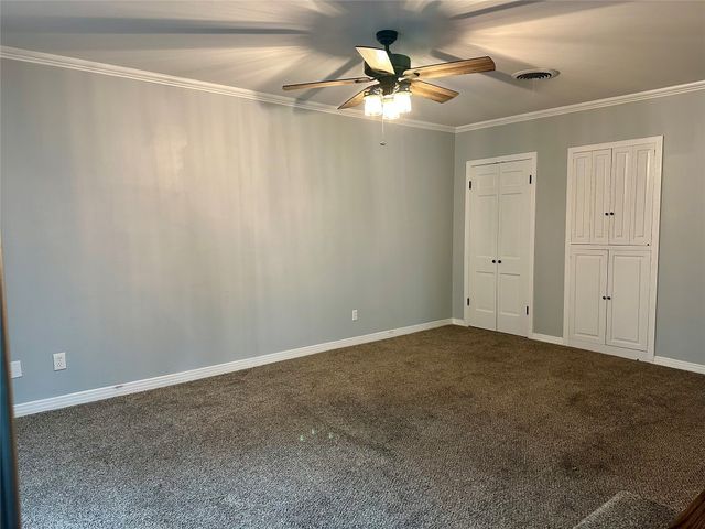 211 Country Club Road, Hillsboro, TX 76645