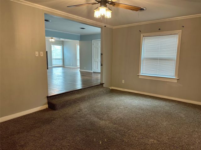 211 Country Club Road, Hillsboro, TX 76645