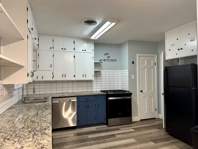 211 Country Club Road, Hillsboro, TX 76645