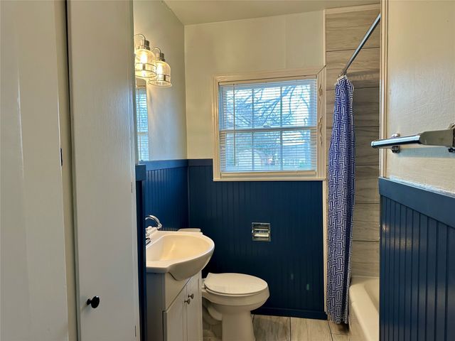 211 Country Club Road, Hillsboro, TX 76645