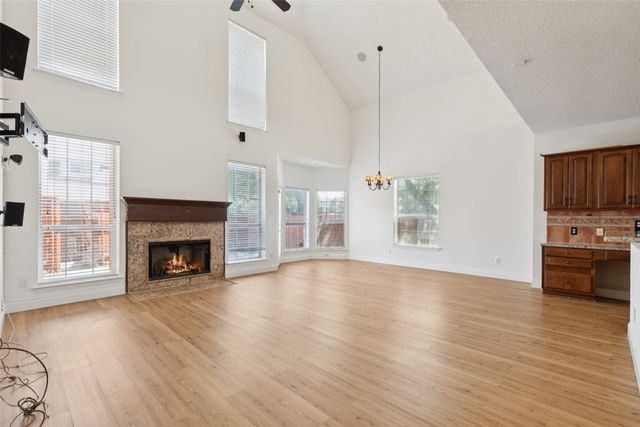 1084 Leisure Lane, Irving, TX 75063