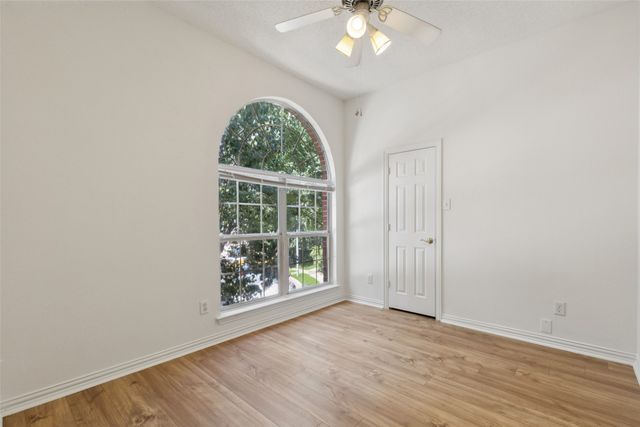 1084 Leisure Lane, Irving, TX 75063