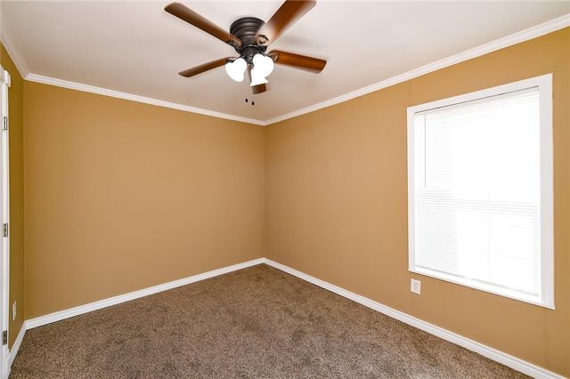 212 Hugh St, Sinton, TX 78387