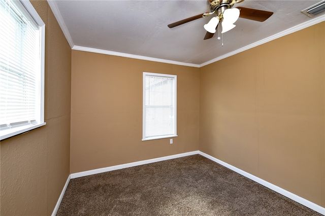 212 Hugh St, Sinton, TX 78387