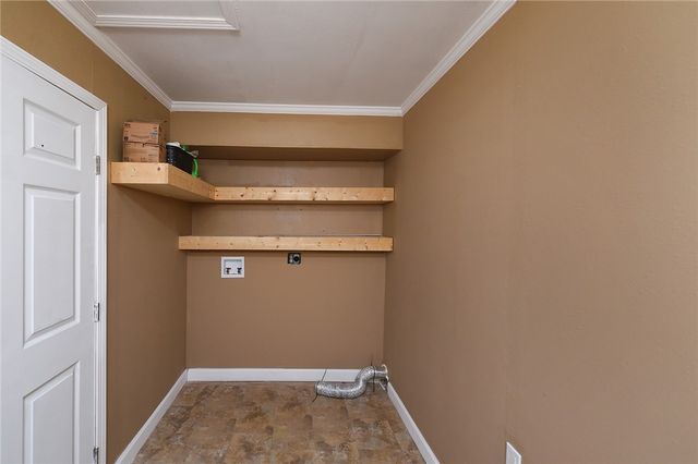 212 Hugh St, Sinton, TX 78387