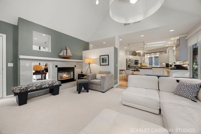 915 Knollwood Lane, West Chicago, IL 60185