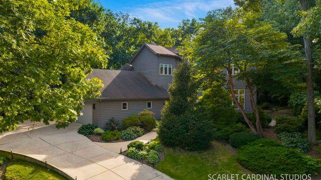 915 Knollwood Lane, West Chicago, IL 60185