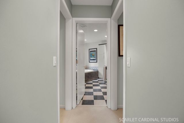 915 Knollwood Lane, West Chicago, IL 60185