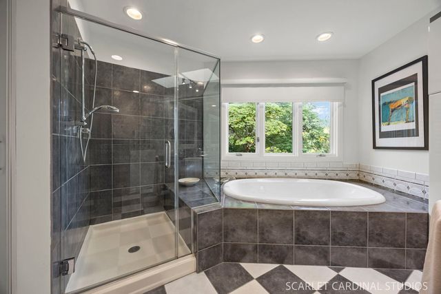915 Knollwood Lane, West Chicago, IL 60185
