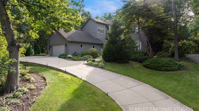 915 Knollwood Lane, West Chicago, IL 60185