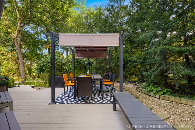 915 Knollwood Lane, West Chicago, IL 60185