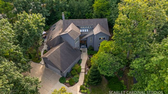 915 Knollwood Lane, West Chicago, IL 60185