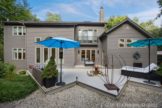 915 Knollwood Lane, West Chicago, IL 60185