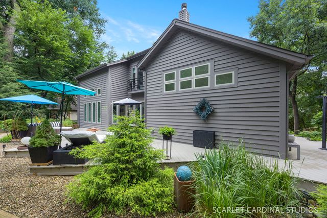 915 Knollwood Lane, West Chicago, IL 60185