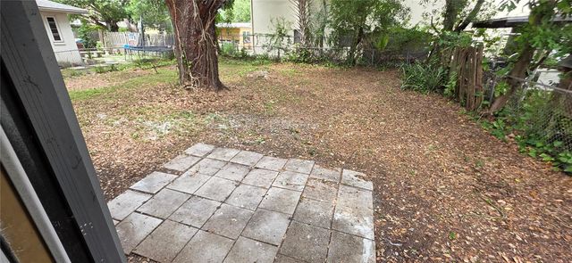 2425 DIXIE AVENUE, Sarasota, FL 34234