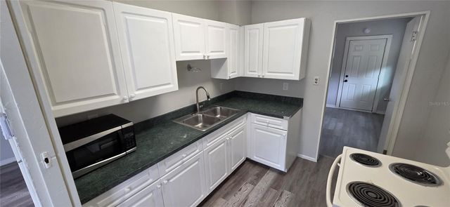 2425 DIXIE AVENUE, Sarasota, FL 34234
