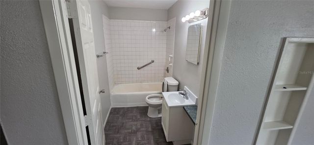 2425 DIXIE AVENUE, Sarasota, FL 34234