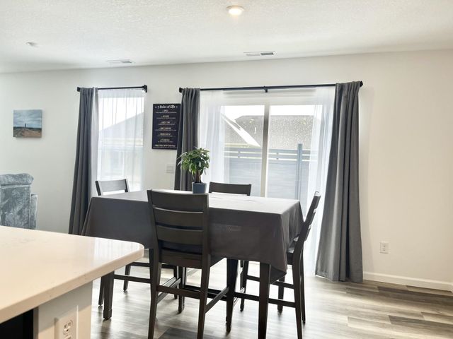 10325 Woodsong Cove, New Haven, IN 46774