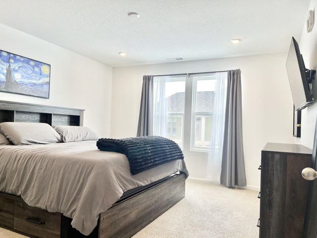 10325 Woodsong Cove, New Haven, IN 46774